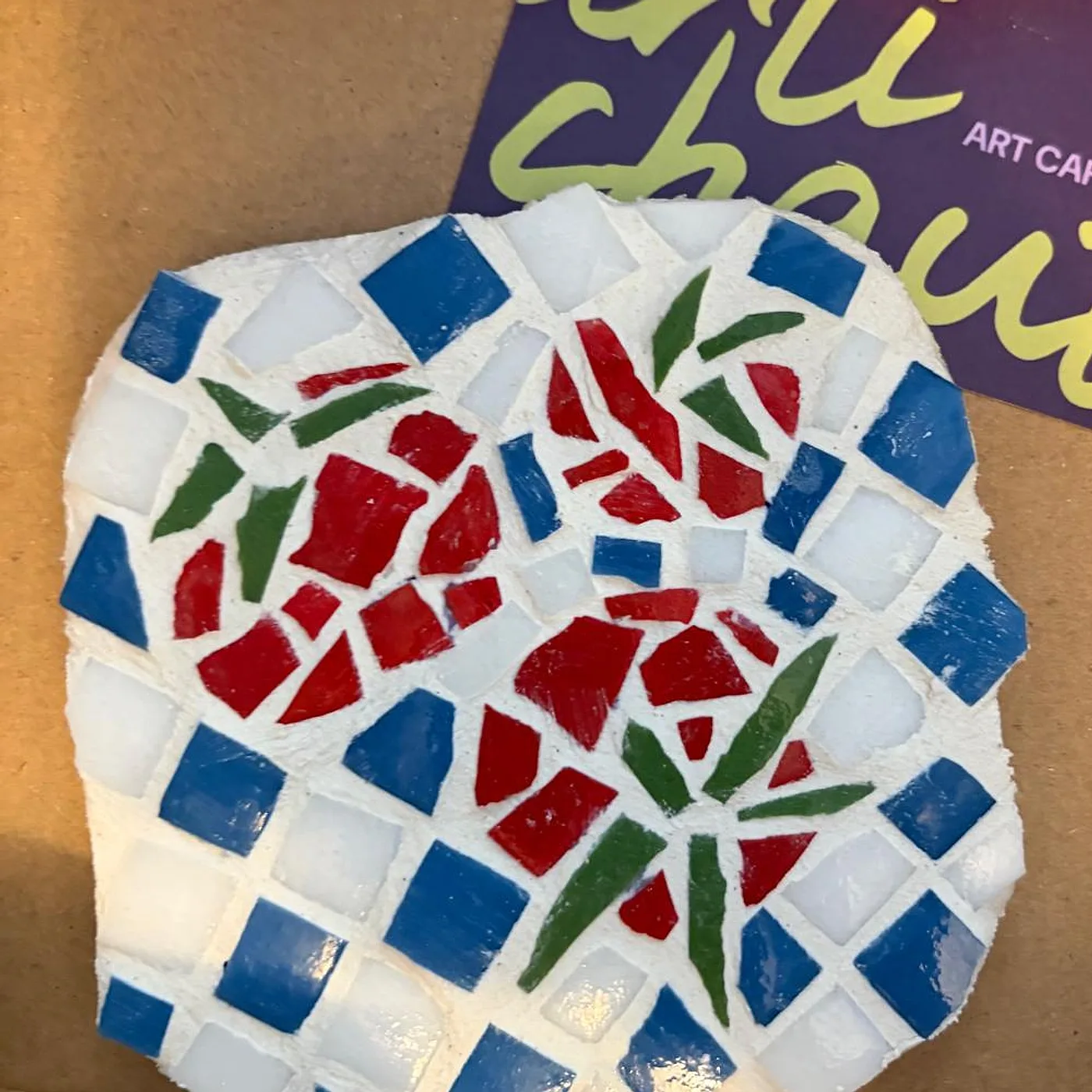 Dessous de plat, tulipe en mosaïque, mosaïque réalisée chez Artichaut à Montmartre